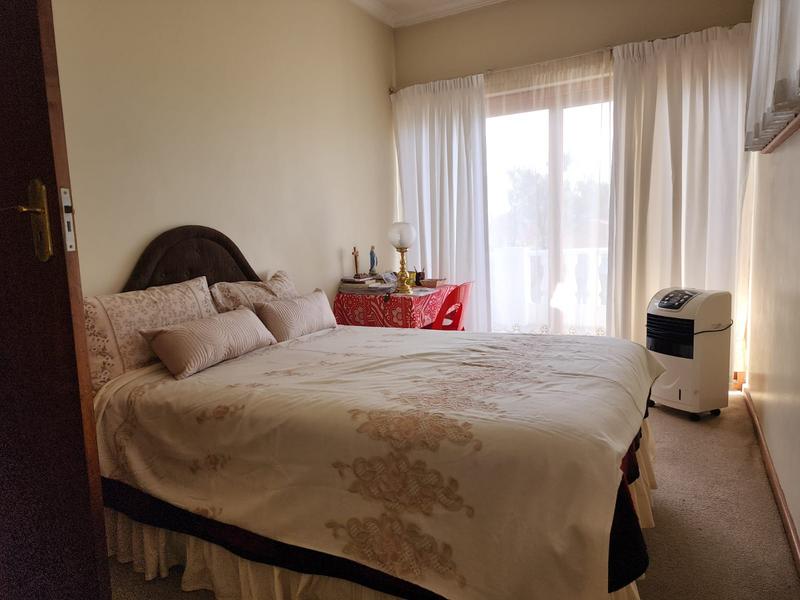 4 Bedroom Property for Sale in Gleemoor Western Cape